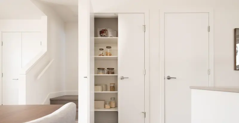 6487 CASSIE AVENUE - photo 4 of 18