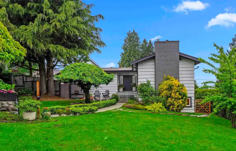 809 BURNABY STREET - photo 1 of 40
