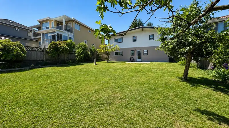 6072 SELMA AVENUE - photo 3 of 40