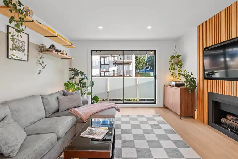 206 308 W 2ND STREET - photo 4 of 16