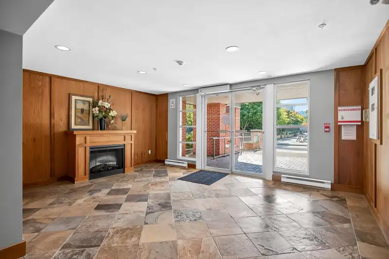 407 2478 SHAUGHNESSY STREET - photo 3 of 37