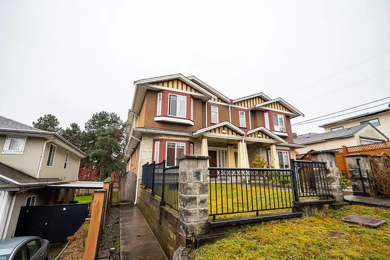 528 SIXTEEN STREET - photo 3 of 25