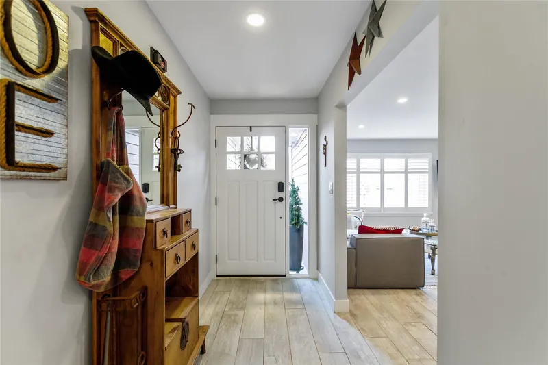 4668 55A STREET - photo 3 of 25