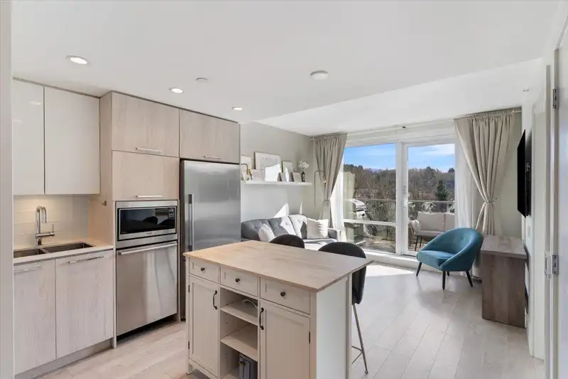 419 680 SEYLYNN CRESCENT - photo 2 of 28