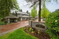 25 650 ROCHE POINT DRIVE - thumbnail 1