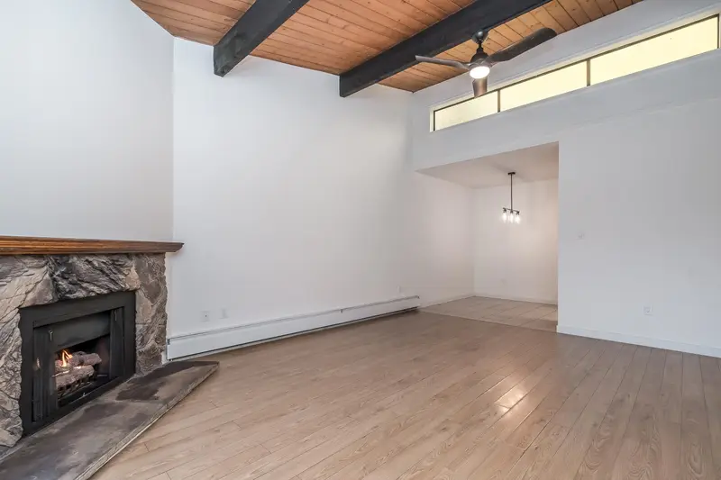 309 9101 HORNE STREET - photo 3 of 25