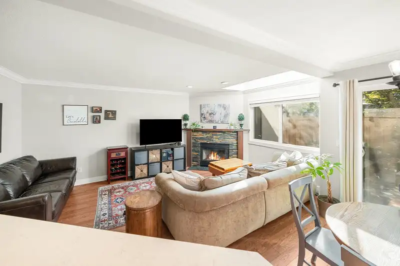 1 12438 BRUNSWICK PLACE - photo 2 of 31