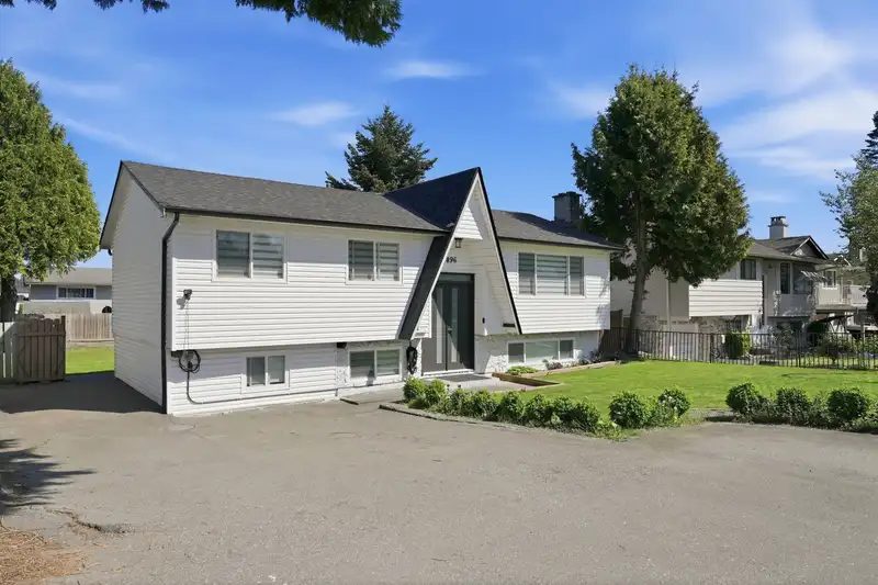 7096 E BREWSTER DRIVE - photo 2 of 25