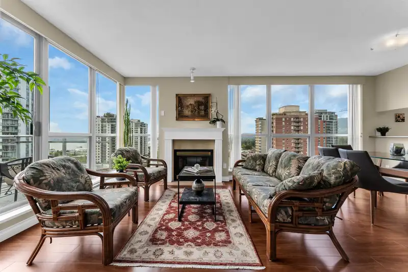 906 108 E 14TH STREET - photo 1 of 25