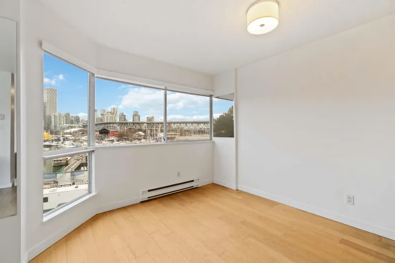 406 1510 W 1ST AVENUE - photo 4 of 19