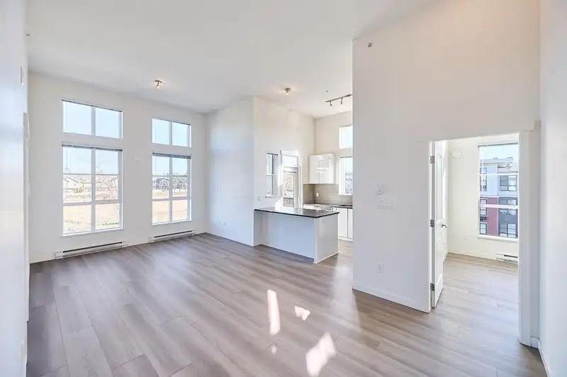 421 15137 33 AVENUE - photo 4 of 25