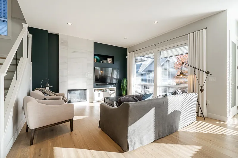 16752 17A AVENUE - photo 4 of 25