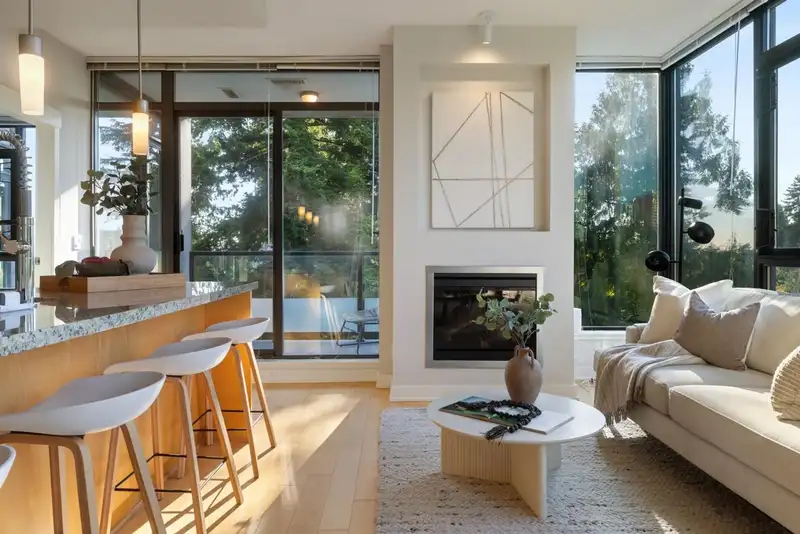 902 7088 18TH AVENUE - photo 1 of 33