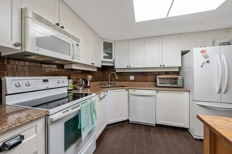 702 1185 QUAYSIDE DRIVE - photo 2 of 17