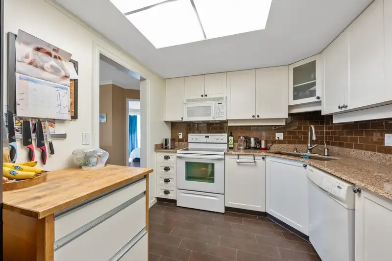 702 1185 QUAYSIDE DRIVE - photo 3 of 17