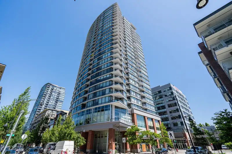 504 400 CAPILANO ROAD - photo 2 of 33