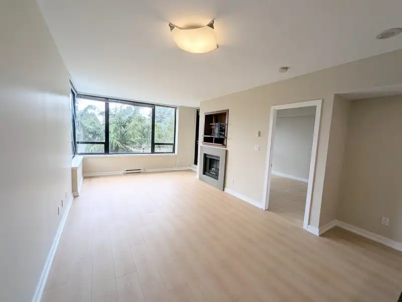 306 9188 HEMLOCK DRIVE - photo 2 of 22