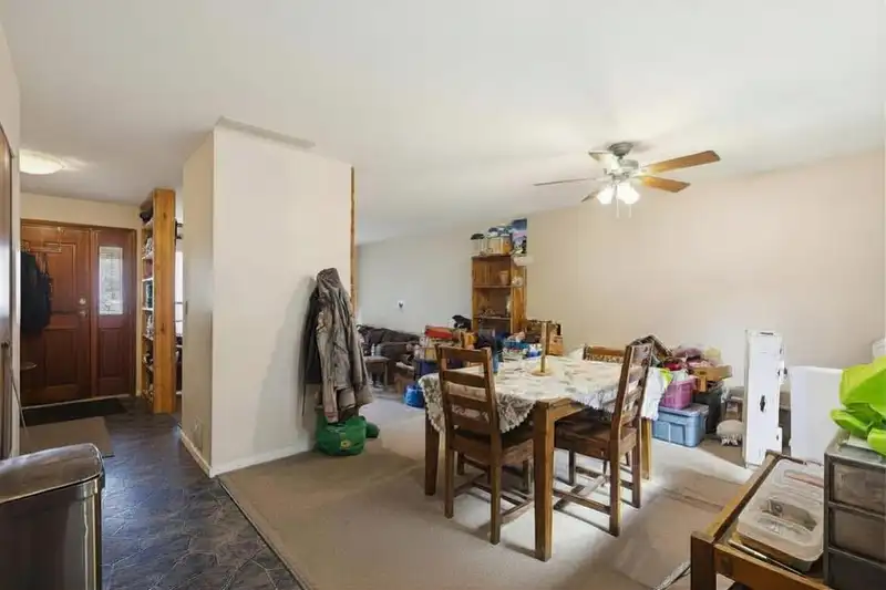 31860 SILVERDALE AVENUE - photo 3 of 11