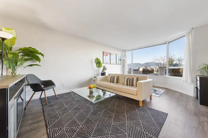 302 1235 W BROADWAY - photo 4 of 29