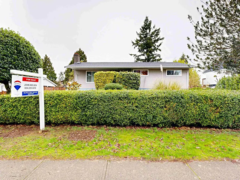 5379 1 AVENUE - photo 2 of 25