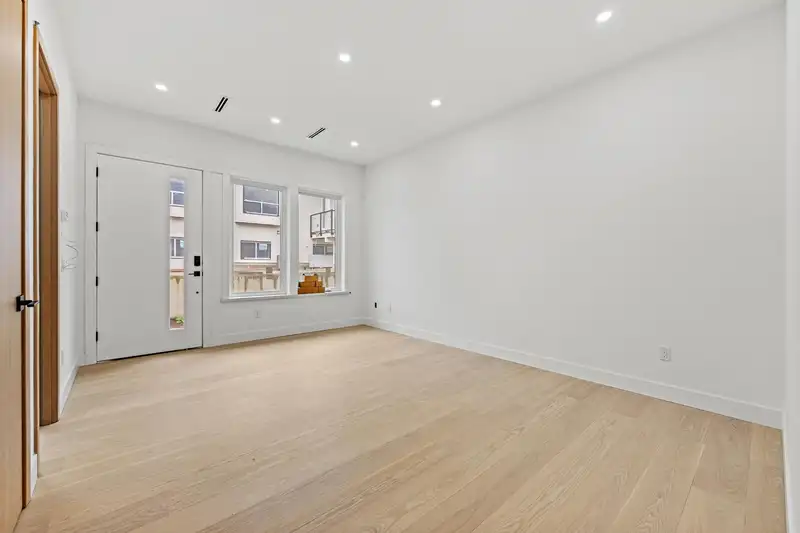 4 5091 BUXTON STREET - photo 2 of 28