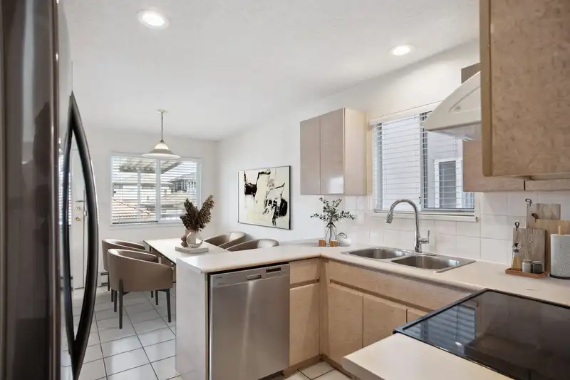 3233 GRAVELEY STREET - photo 4 of 11