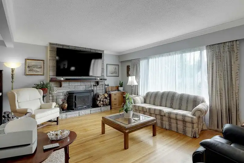 10941 152ND STREET - photo 3 of 40