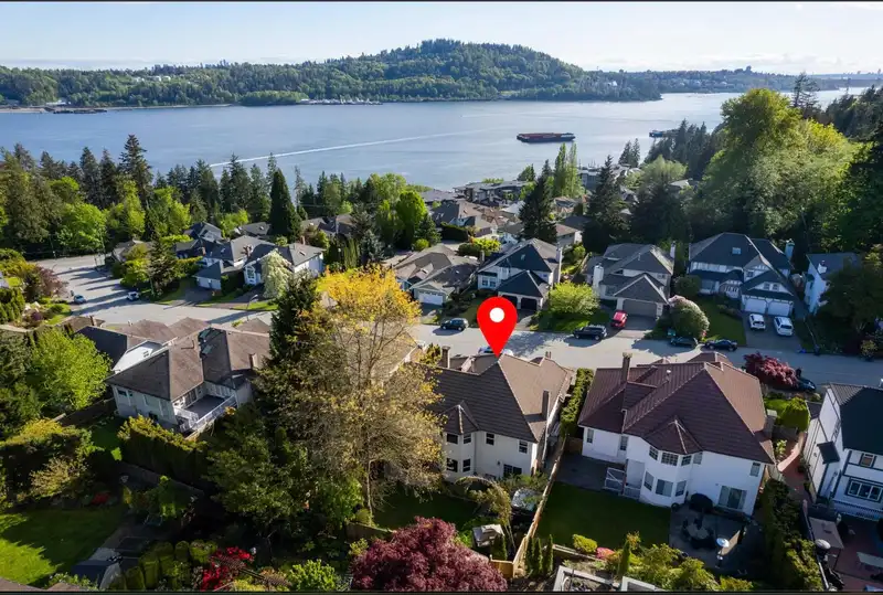 318 ROCHE POINT DRIVE - photo 3 of 40