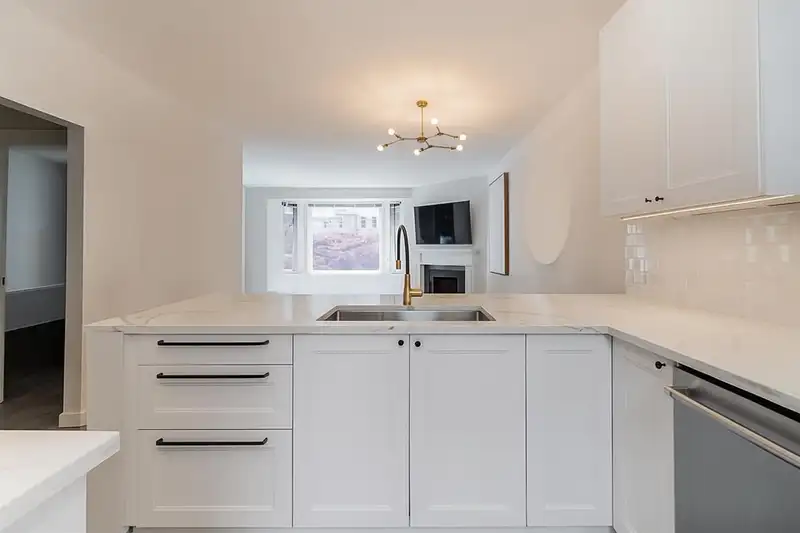 307 15300 17 AVENUE - photo 4 of 16