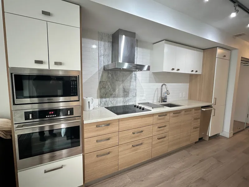 208 1783 MANITOBA STREET - photo 3 of 14