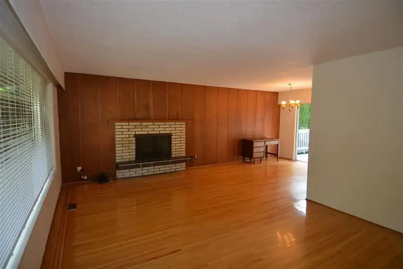 929 PROSPECT AVENUE - photo 4 of 20