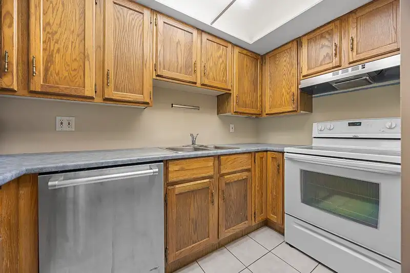 603 4134 MAYWOOD STREET - photo 4 of 20
