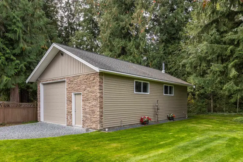 10085 161 STREET - photo 2 of 40