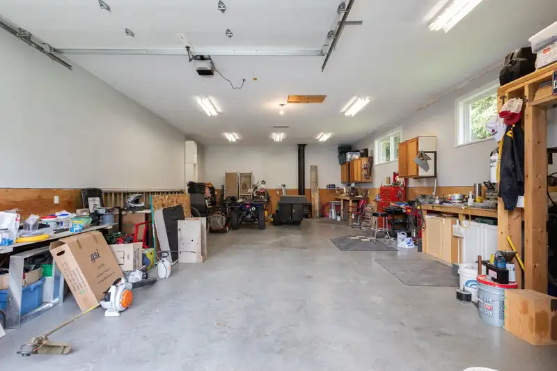 10085 161 STREET - photo 3 of 40