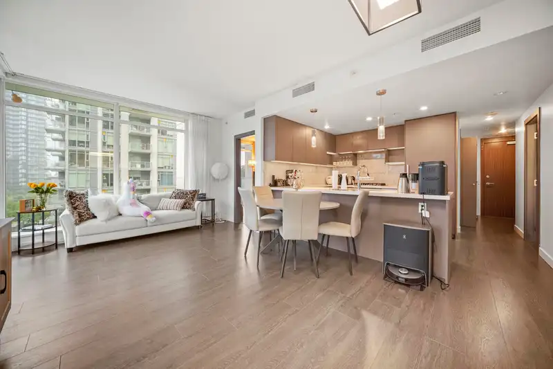 601 6538 NELSON AVENUE - photo 1 of 19