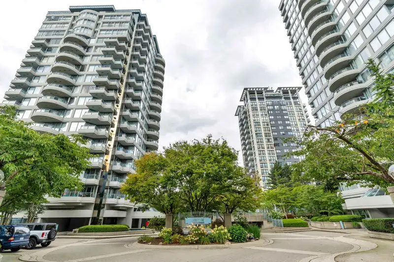 1007 13353 108 AVENUE - photo 2 of 38