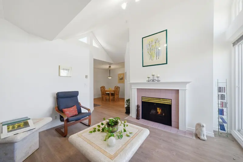 PH2 2736 VICTORIA DRIVE - photo 3 of 24