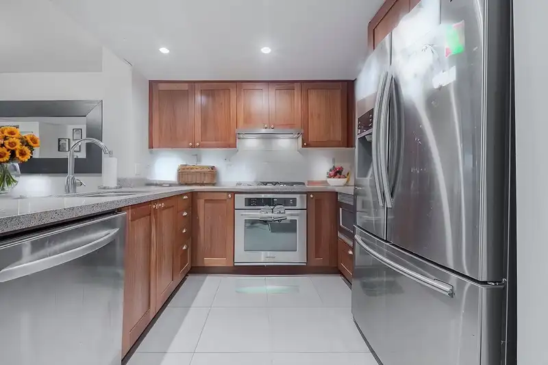 120 9371 HEMLOCK DRIVE - photo 4 of 15