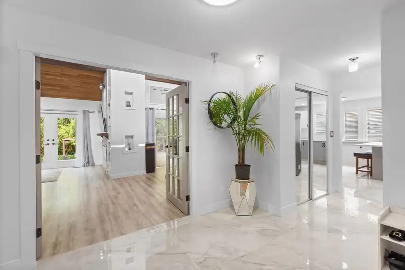 20529 45A AVENUE - photo 3 of 40
