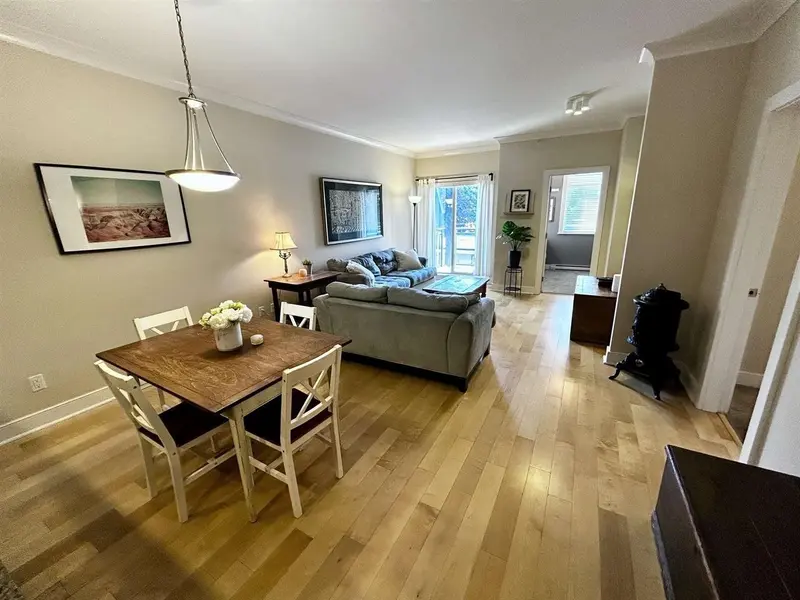 405 5599 14B AVENUE - photo 3 of 14