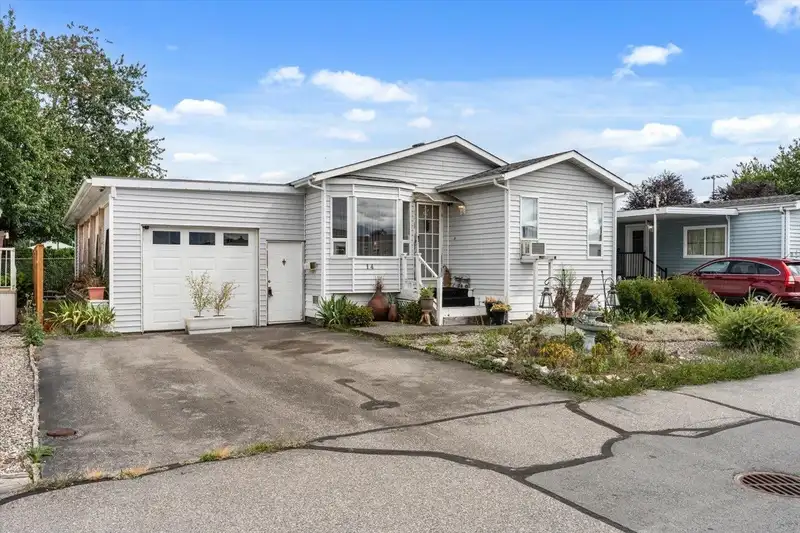 14 9055 ASHWELL ROAD - photo 3 of 29