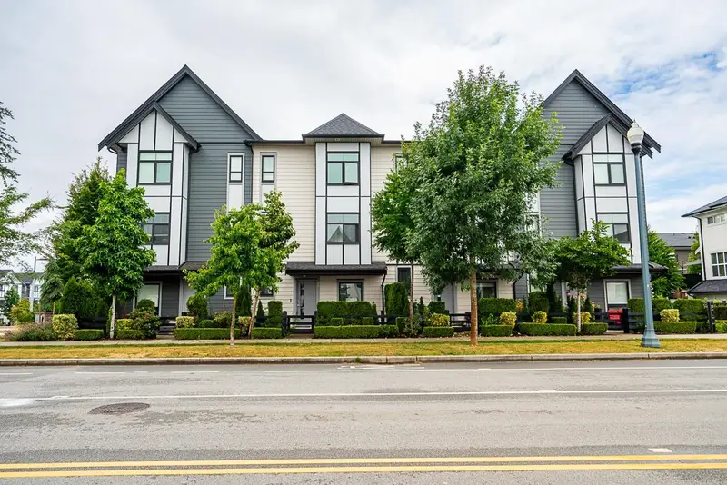 38 2427 164 STREET - photo 1 of 25