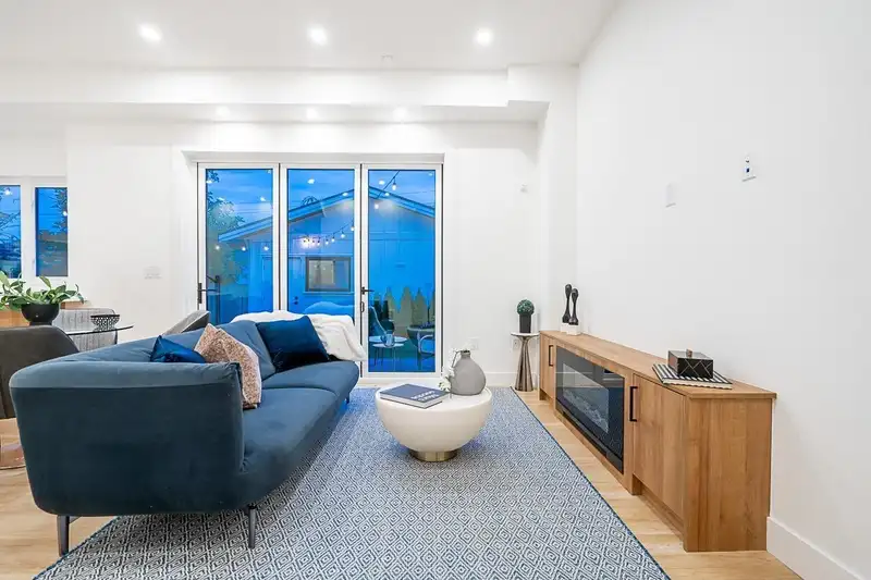 1 1275 ROSSLAND STREET - photo 4 of 39