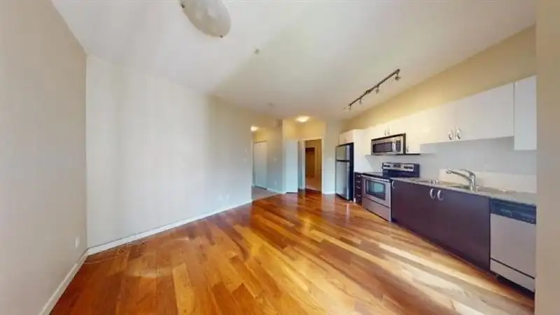 318 13728 108 AVENUE - photo 4 of 8