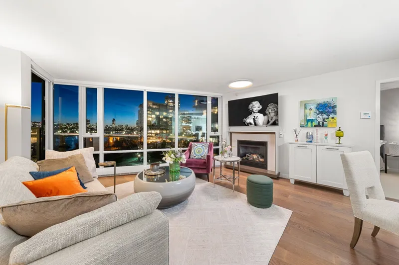 903 8 SMITHE MEWS - photo 3 of 25