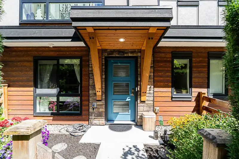 204 16488 64 AVENUE - photo 1 of 33