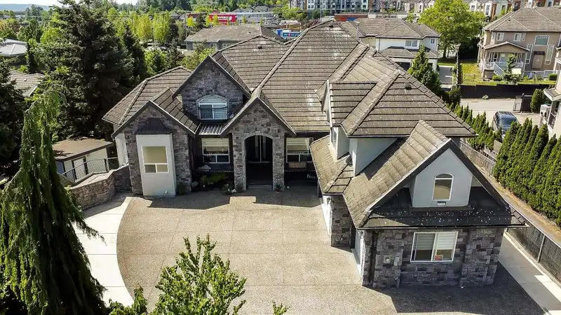 5733 W KETTLE CRESCENT - photo 1 of 40