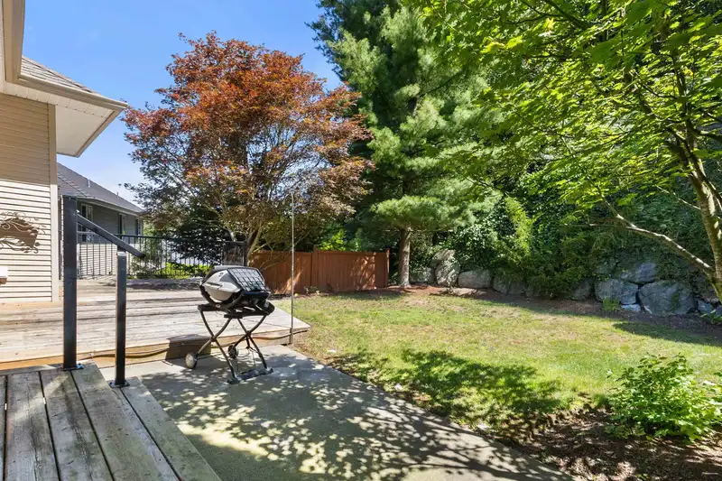 35347 KINLOCH PLACE - photo 2 of 40