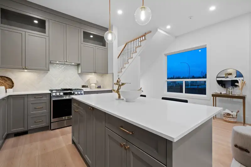102 16594 22 AVENUE - photo 4 of 30