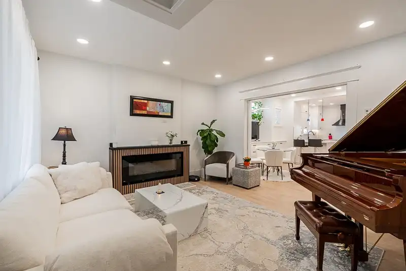3343 W 3RD AVENUE - photo 4 of 25